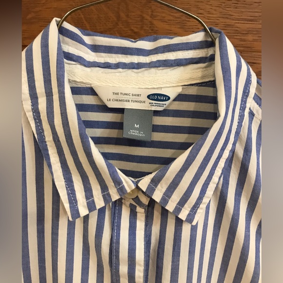 Old West Tops - NWOT Tunic Shirt by Old Navy. Blue and White striped. Size Medium